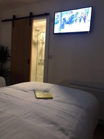 The Moss Pot Aparthotel Shannonbridge ภายนอก รูปภาพ