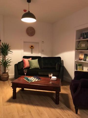 The Moss Pot Aparthotel Shannonbridge ภายนอก รูปภาพ